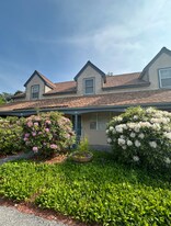66 Kennedy Dr in North Chelmsford, MA - Building Photo