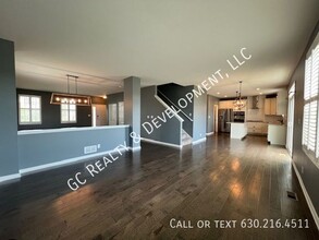 846 Harwood Ave in South Elgin, IL - Foto de edificio - Building Photo