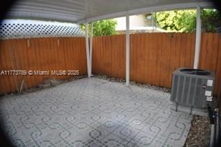 8060 NW 10th St in Miami, FL - Building Photo - Building Photo