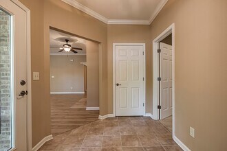 111 Waynoka Ln in Loudon, TN - Building Photo - Building Photo