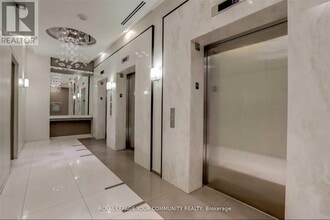 9088 Yonge St in Richmond Hill, ON - Building Photo - Building Photo