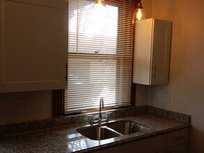 143 S Euclid Ave, Unit 1 in Pittsburgh, PA - Foto de edificio - Building Photo