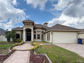 30 McLeod Ave in Edinburg, TX - Building Photo