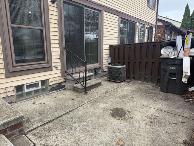 39565 Heatherheath Dr in Clinton Township, MI - Building Photo - Building Photo