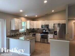 6168 Lomax St in Englewood, FL - Building Photo - Building Photo