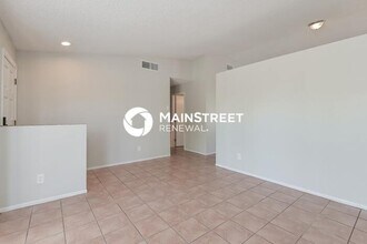 824 S Granite Falls Dr in Tucson, AZ - Foto de edificio - Building Photo