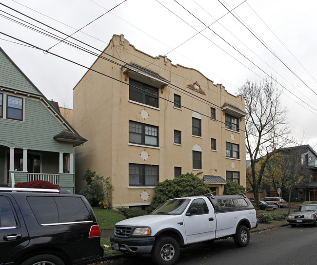 La Salle Apartments in Portland, OR - Building Photo - Building Photo