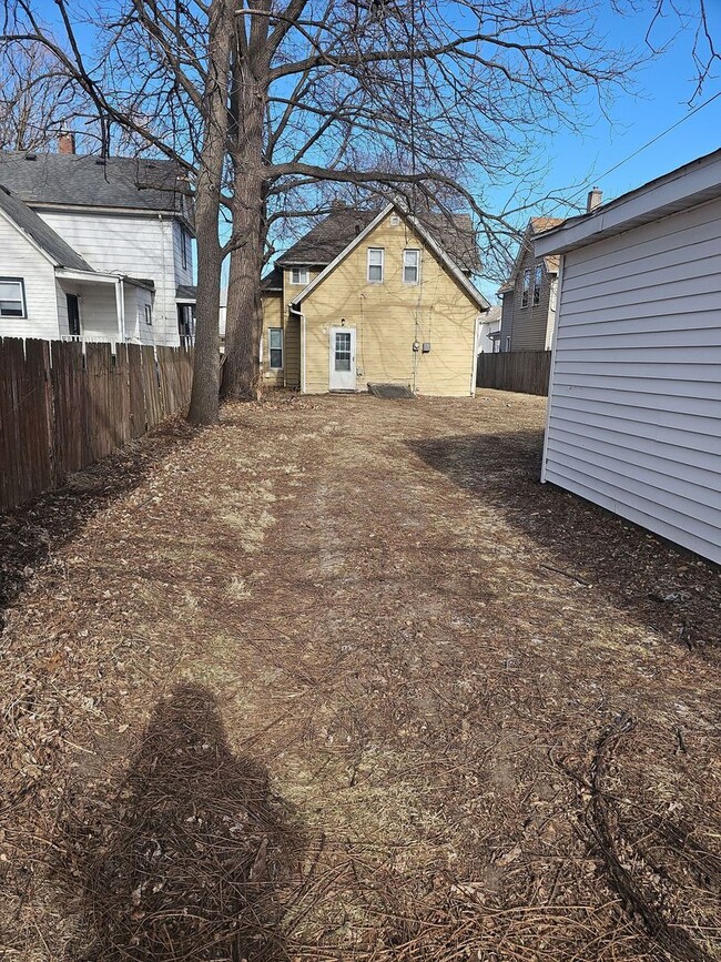 537 W 16th St in Davenport, IA - Building Photo - Building Photo