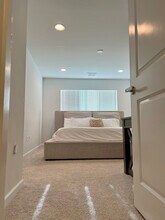 8230 S 132nd St in Seattle, WA - Foto de edificio - Building Photo