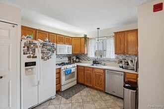 44563 Savery Dr in Canton Township, MI - Building Photo - Building Photo