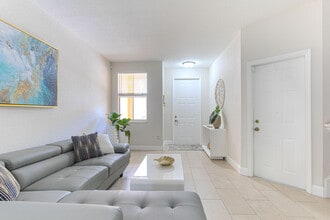 2320 Shoma Ln in West Palm Beach, FL - Building Photo - Building Photo
