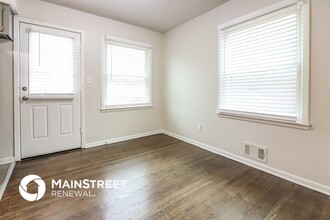 614 NW Fair Ln in Lee's Summit, MO - Building Photo - Building Photo