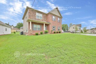 6476 Paddington Way in Nashville, TN - Building Photo