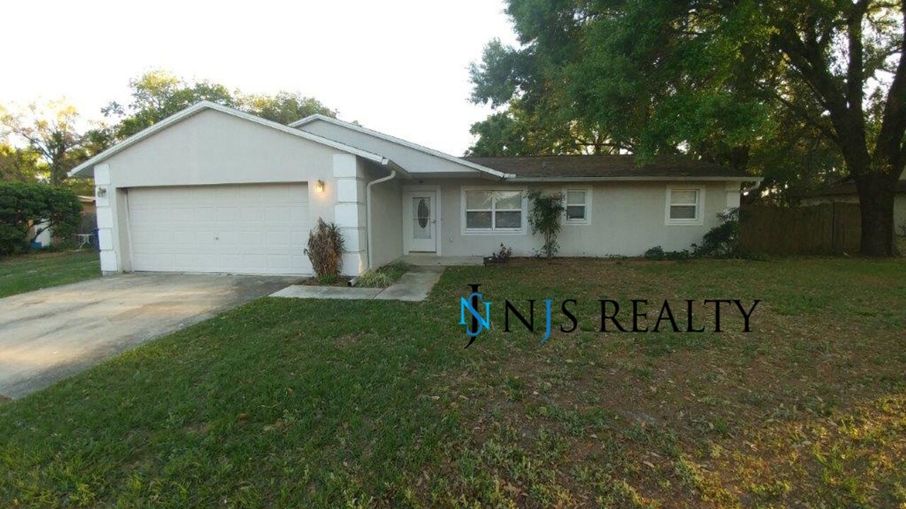 4248 St Lawrence Dr in New Port Richey, FL - Building Photo