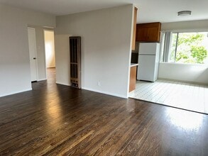 53 E Richmond Ave. in Richmond, CA - Foto de edificio - Building Photo