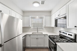 181 S Eagle Creek Dr in Lexington, KY - Building Photo