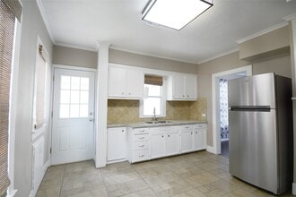 407 N Chappell Hill St in Brenham, TX - Building Photo - Building Photo