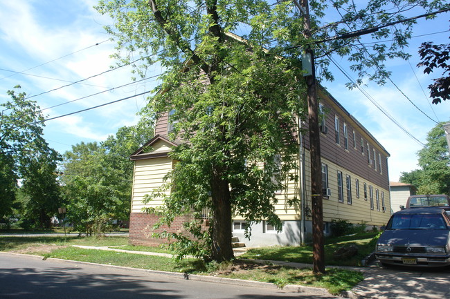 1140 Frank St in Roselle, NJ - Building Photo - Building Photo