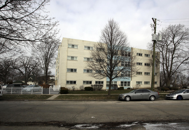 Regency Apartments in Elgin, IL - Building Photo - Building Photo