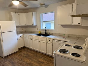 2130 Feliciana St in New Orleans, LA - Building Photo - Building Photo