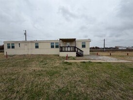 1811 Highland Cir in Springtown, TX - Building Photo