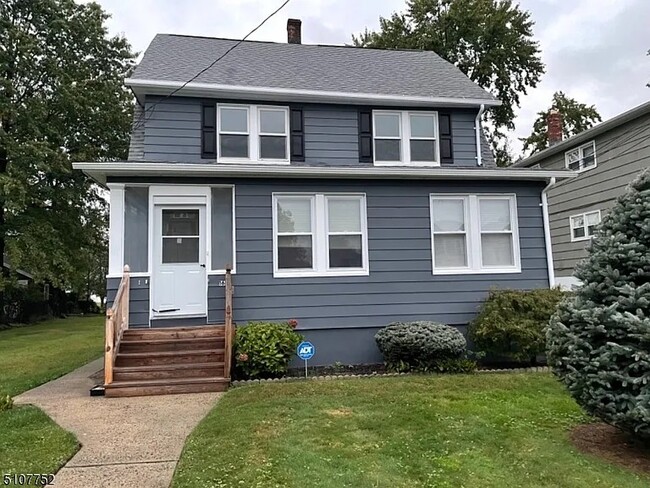 16 New St, Unit 2 in Cranford, NJ - Building Photo - Building Photo