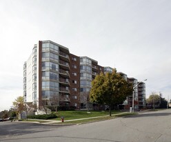 26 Hall Rd in Halton Hills, ON - Building Photo