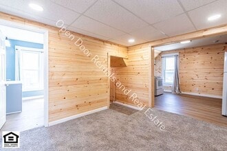 1703 Sprott St in Auburn, IN - Foto de edificio - Building Photo