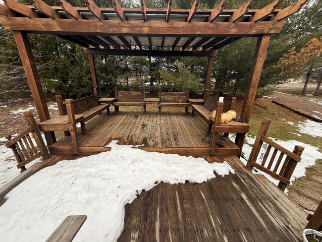 10530 E Sidney Rd in Crystal, MI - Foto de edificio - Building Photo