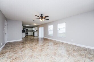 3261 Amberley Park Cir in Kissimmee, FL - Building Photo - Building Photo