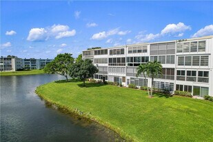 4037 Harwood D in Deerfield Beach, FL - Building Photo