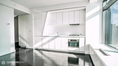 123 Washington St in New York, NY - Building Photo - Building Photo