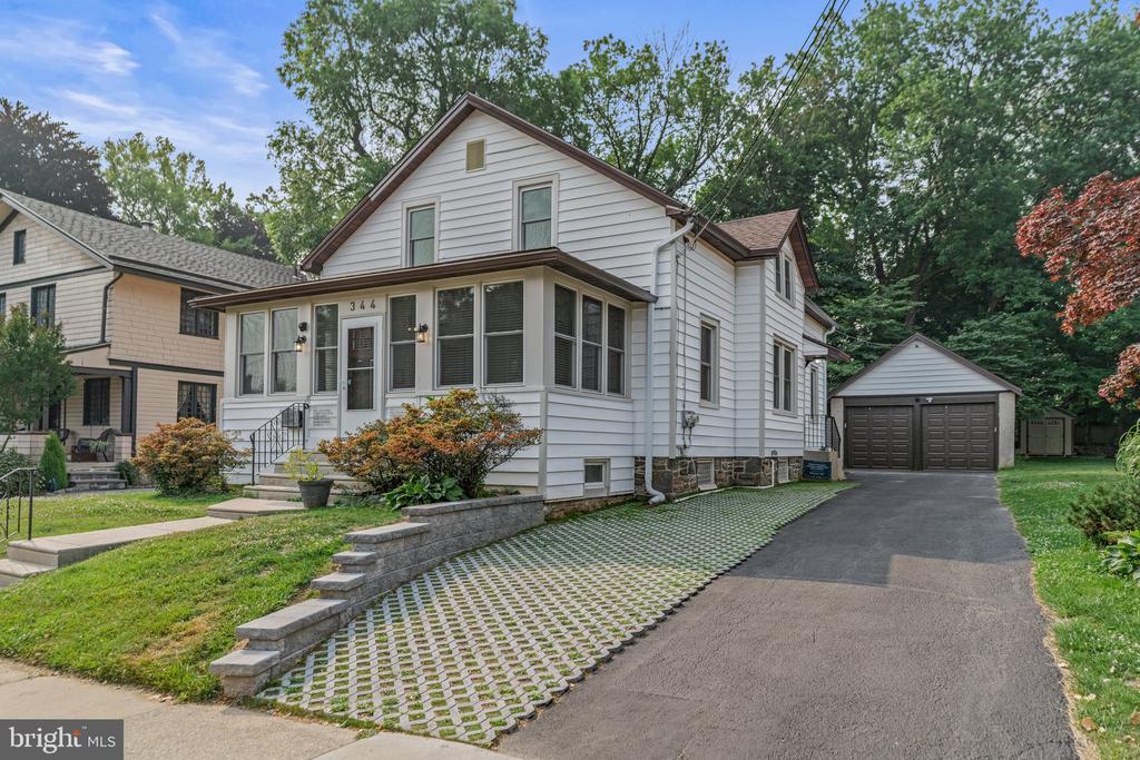 344 Meeting House Ln in Narberth, PA - Building Photo