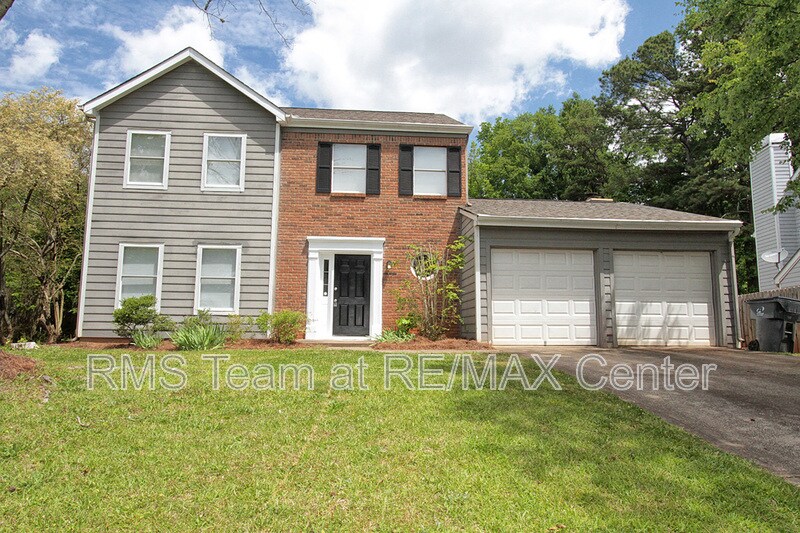 1381 Omie Way in Lawrenceville, GA - Building Photo