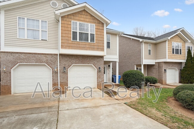 111 Sherman Oaks Ln in Mooresville, NC - Building Photo - Building Photo