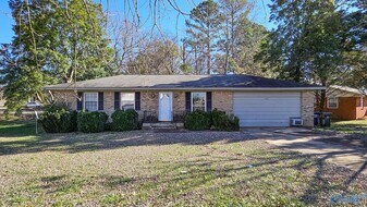 712 Larry Dr in Madison, AL - Building Photo