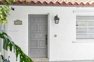 1044 SW 13th Ct in Miami, FL - Building Photo