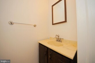 10 Catbird Ct in Trenton, NJ - Building Photo - Building Photo