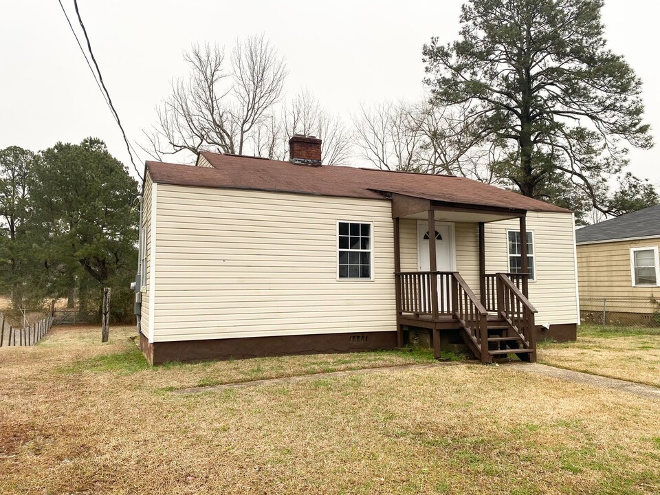 83 Pelham Heights in Anniston, AL - Building Photo