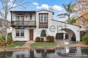 Unit in Gilroy, CA - Building Photo