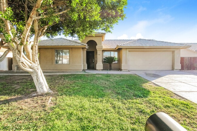 property at 717 E Calle Chulo Rd