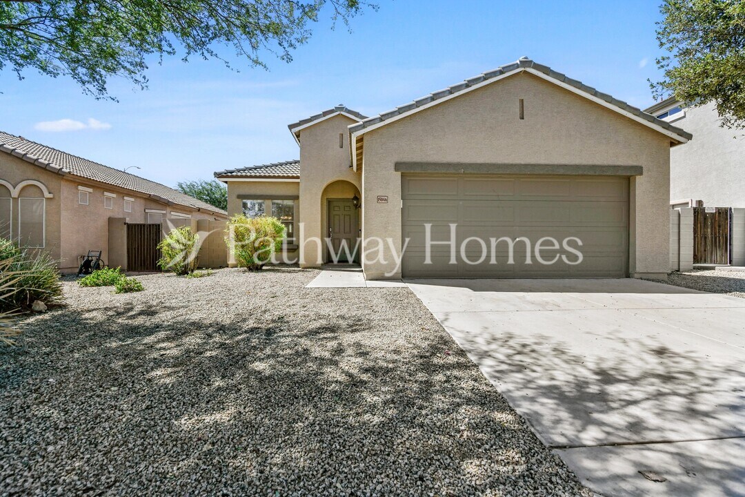 15046 N 172nd Ln in Surprise, AZ - Building Photo