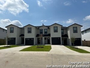 8306 V. Verona in San Antonio, TX - Building Photo