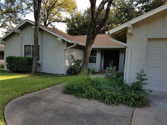 4305 Andalusia Dr in Austin, TX - Building Photo - Building Photo