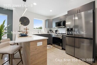 3925 Jenna Ln, Unit B in Weslaco, TX - Building Photo - Building Photo