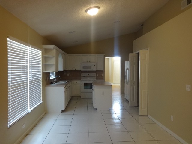1040 Pineview Ct in Apopka, FL - Building Photo - Building Photo