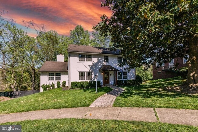property at 3833 N Oakland St