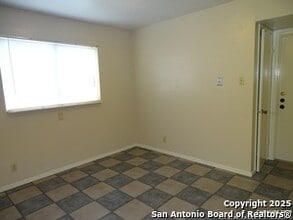 7338 Deep Spring Dr in San Antonio, TX - Building Photo - Building Photo