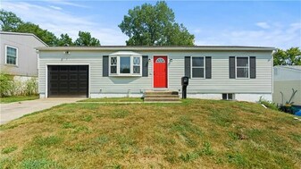 16400 E 17th St S in Independence, MO - Building Photo