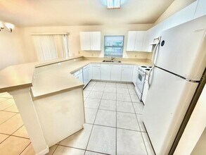 4264 Paota Pl in Sarasota, FL - Building Photo - Building Photo